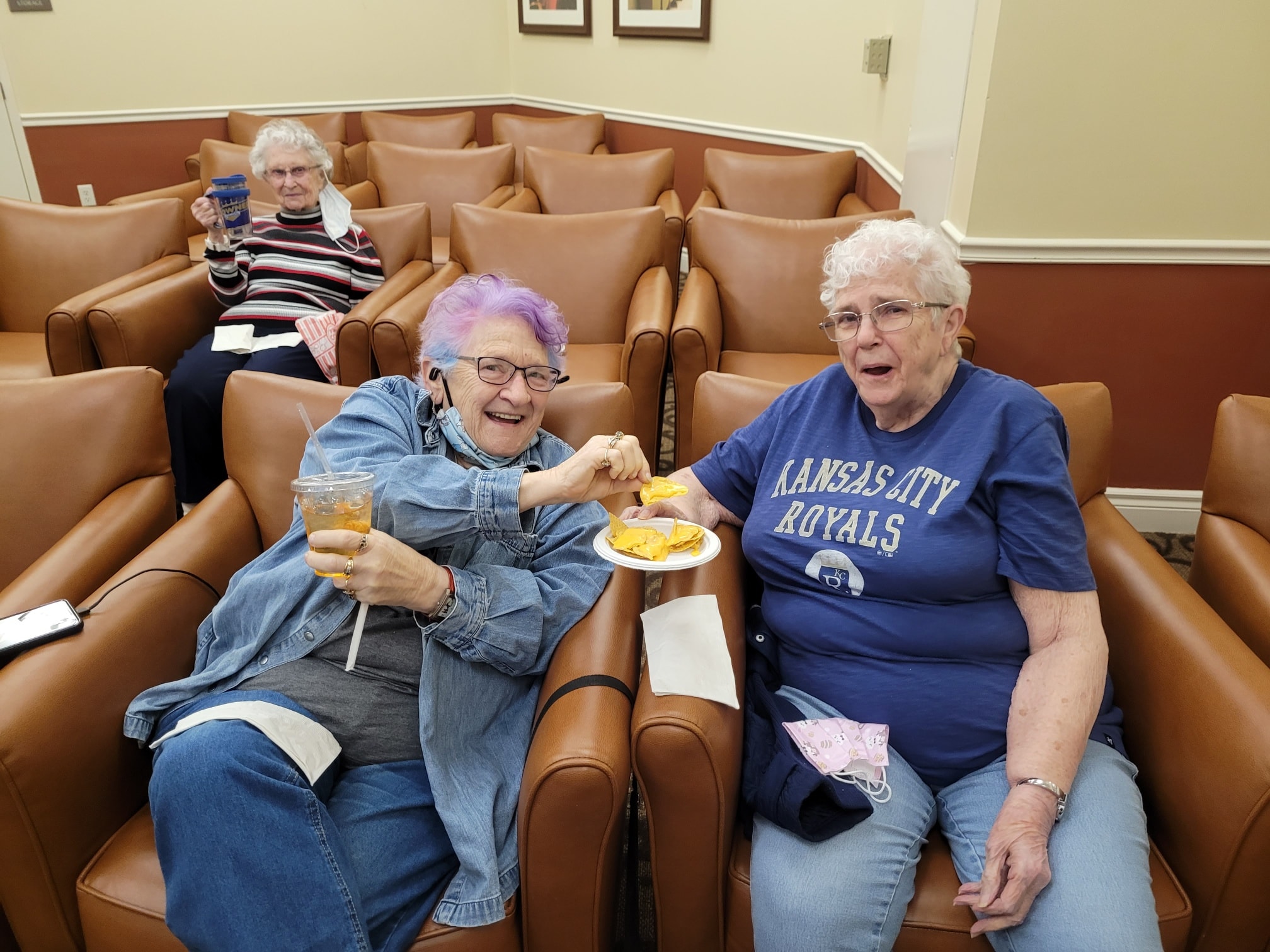 Residents at Pinnacle Groves Senior Living in Rogers, AR