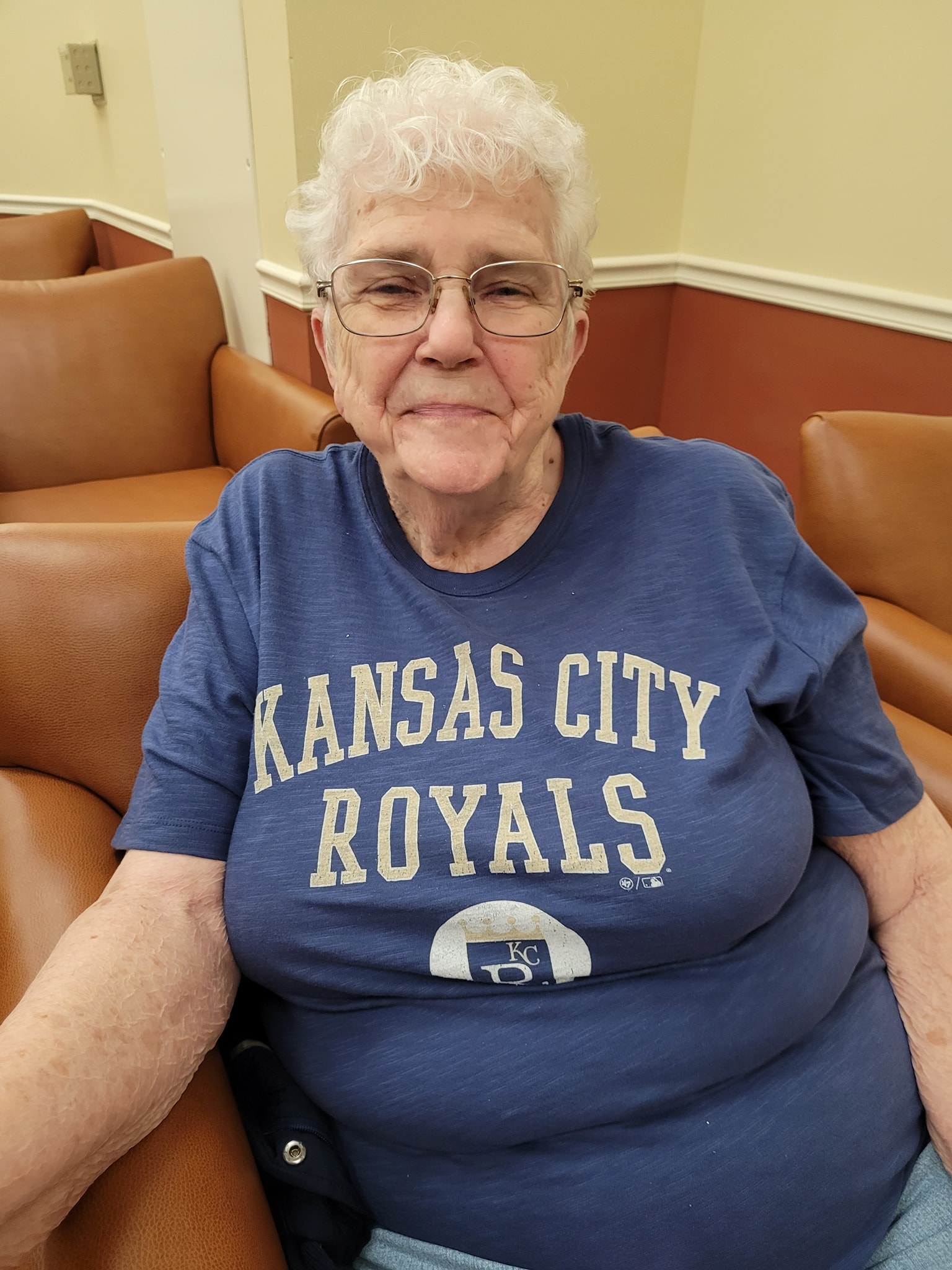 Resident at Pinnacle Groves Senior Living in Rogers, AR