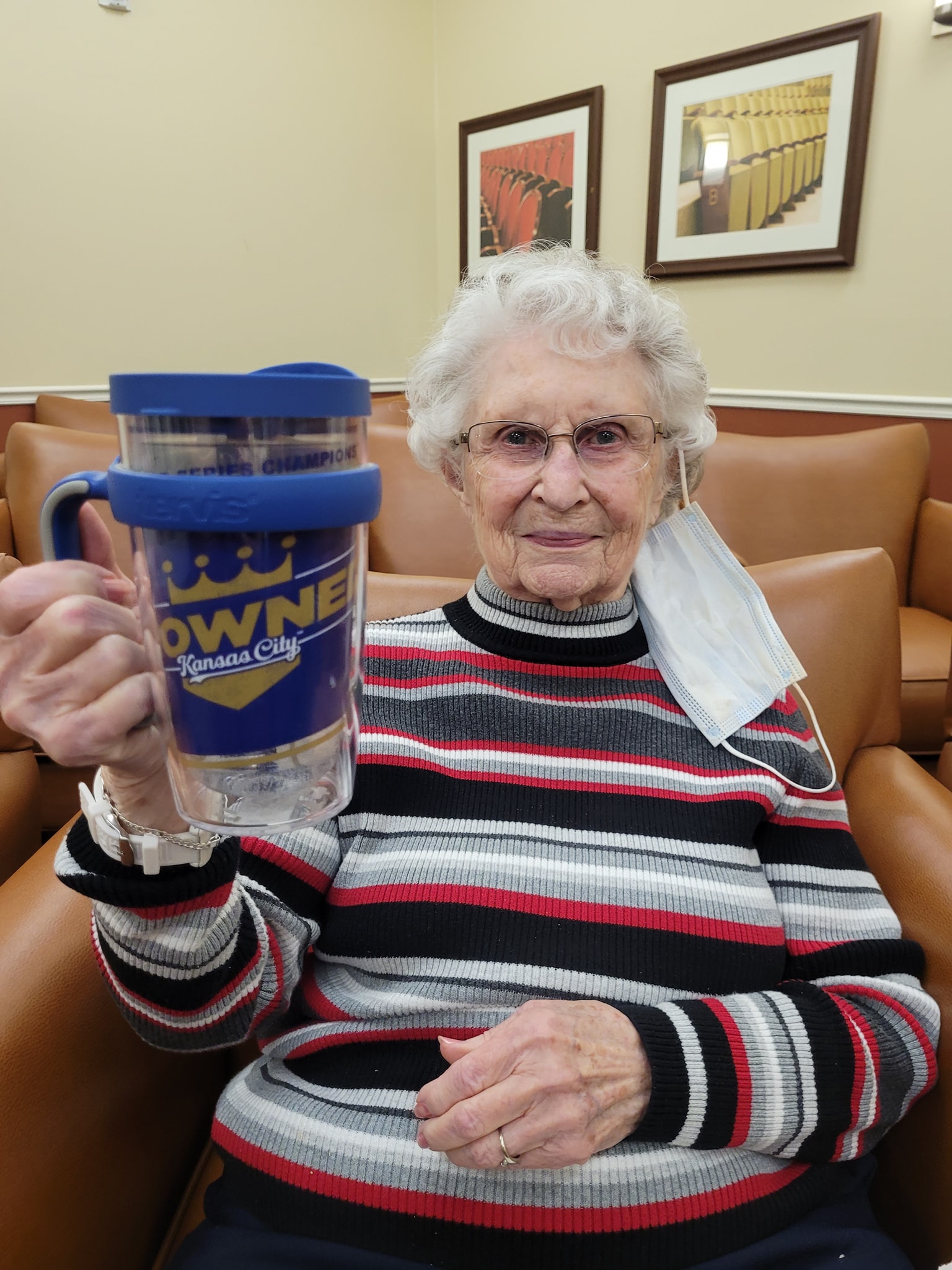 Resident at Pinnacle Groves Senior Living in Rogers, AR