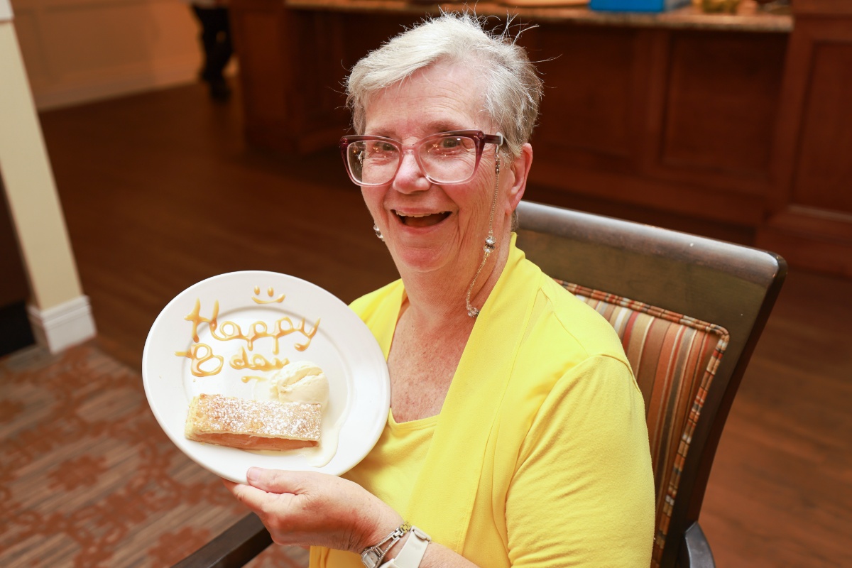 Resident at Pinnacle Groves Senior Living in Rogers, AR